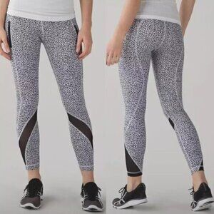 LULULEMON Inspire Tight II Leggings in Miss Mosaic White &‎ Black Size 4